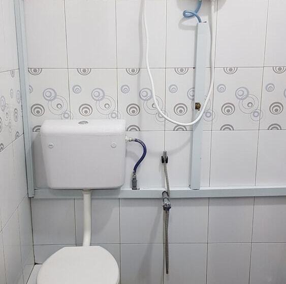 اتاق لوکس سه تخته, Oyo 89998 Thank Q Inn 2