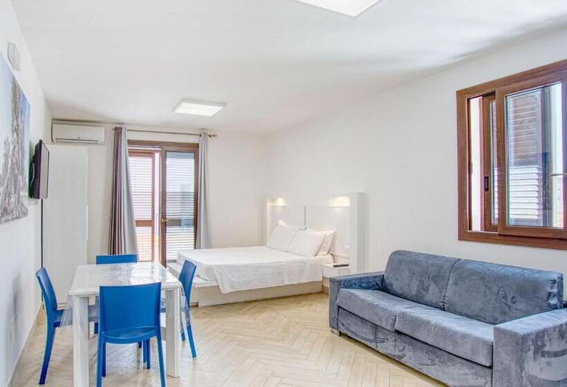 バルコニー付きスタンダードルーム, Ideal Rooms