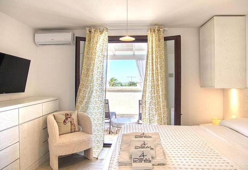 سوییت با چشم‌انداز دریا, Ideal Rooms
