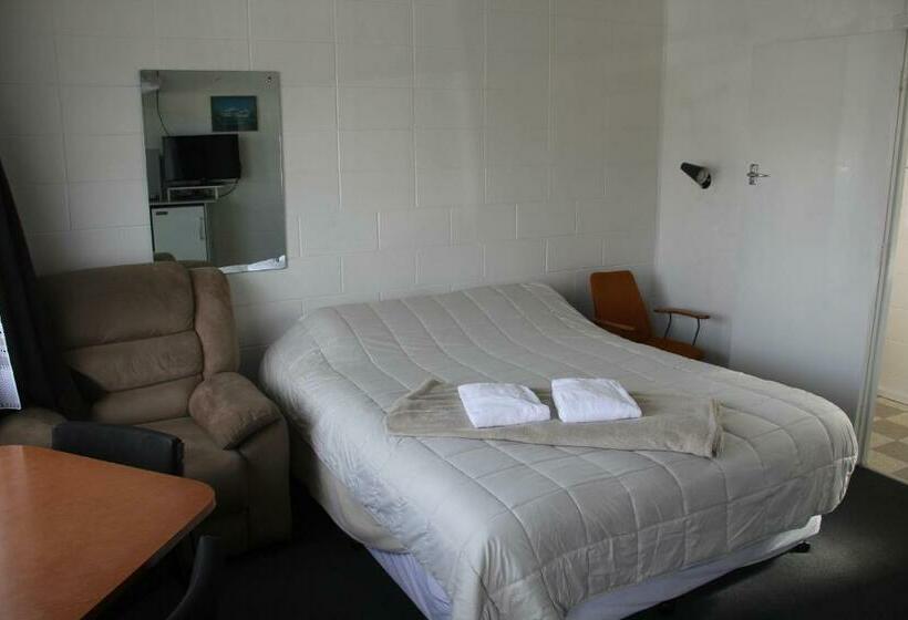 스탠다드 스튜디오, Taihape Motels