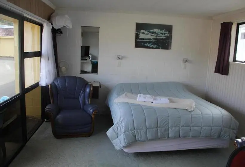 スタンダードスタジオ, Taihape Motels