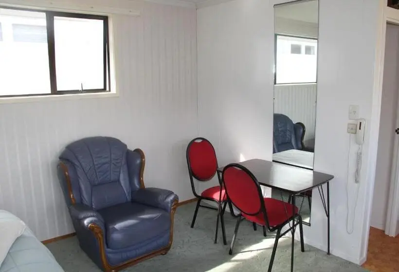スタンダードスタジオ, Taihape Motels