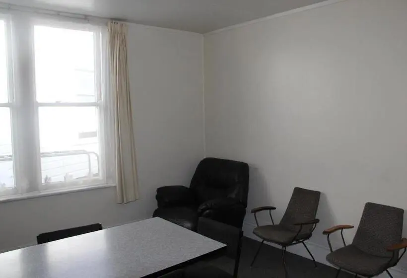 バス共有のスタンダードルーム, Taihape Motels