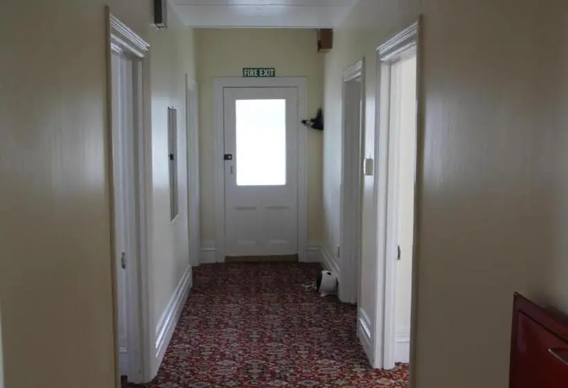 バス共有のスタンダードルーム, Taihape Motels
