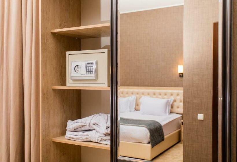 سوییت خانوادگی, Gabrielle International