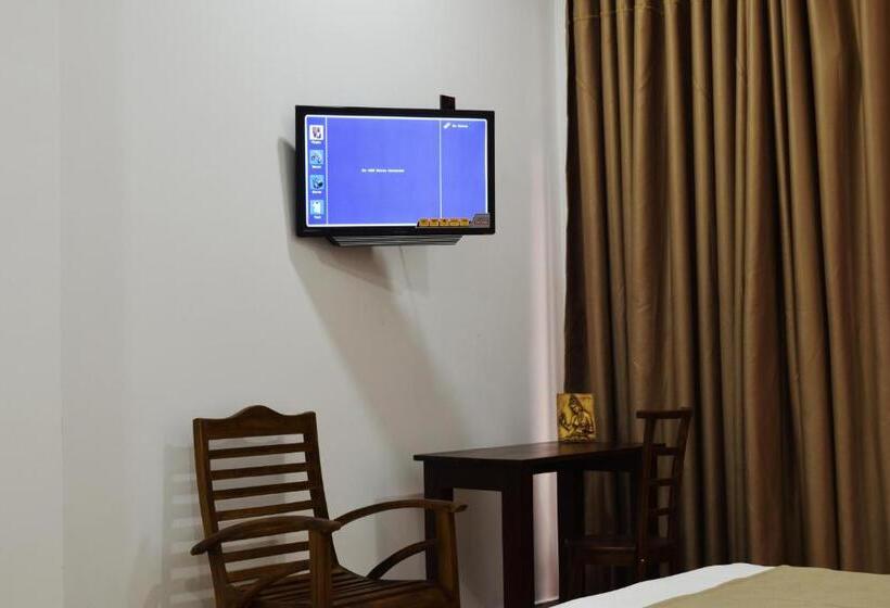 חדר דלוקס, Monarch Residence