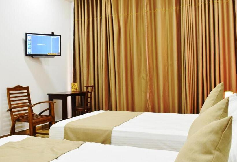 Номер Deluxe, Monarch Residence