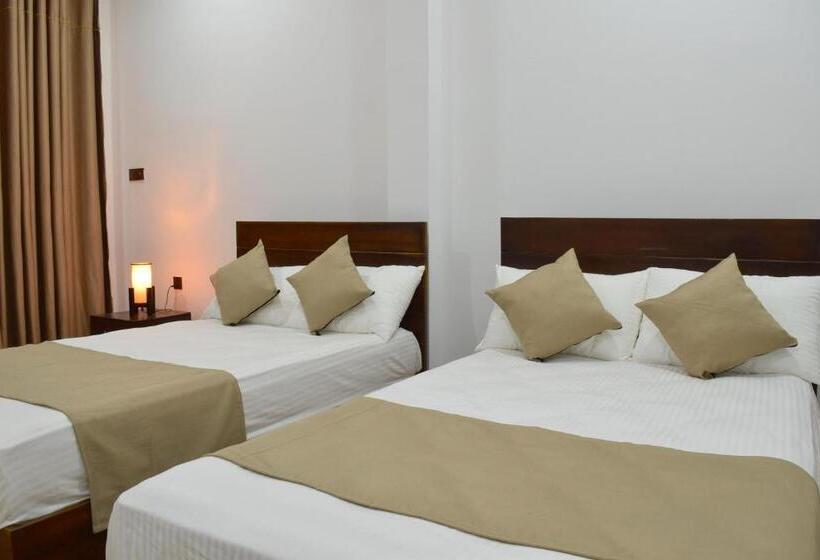 חדר דלוקס, Monarch Residence