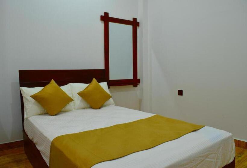 חדר דלוקס, Monarch Residence