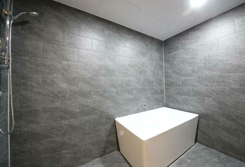 Люкс Вид на Реку, Suncheon Hound Hotel Suncheon Station Branch