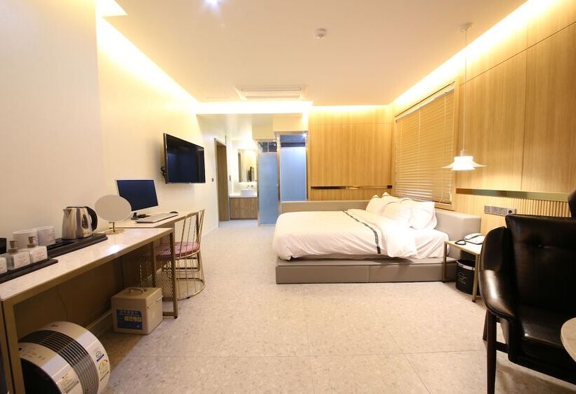 Люкс Вид на Реку, Suncheon Hound Hotel Suncheon Station Branch