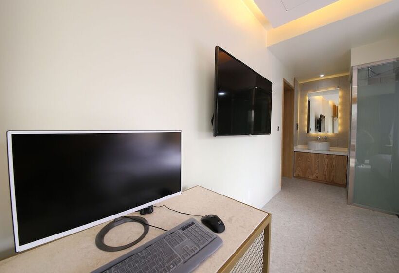 Люкс Вид на Реку, Suncheon Hound Hotel Suncheon Station Branch