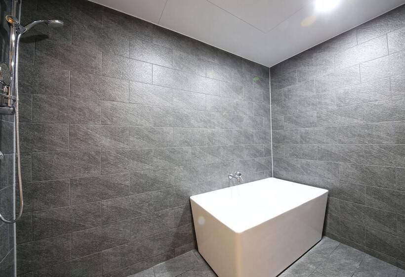 Люкс Вид на Реку, Suncheon Hound Hotel Suncheon Station Branch