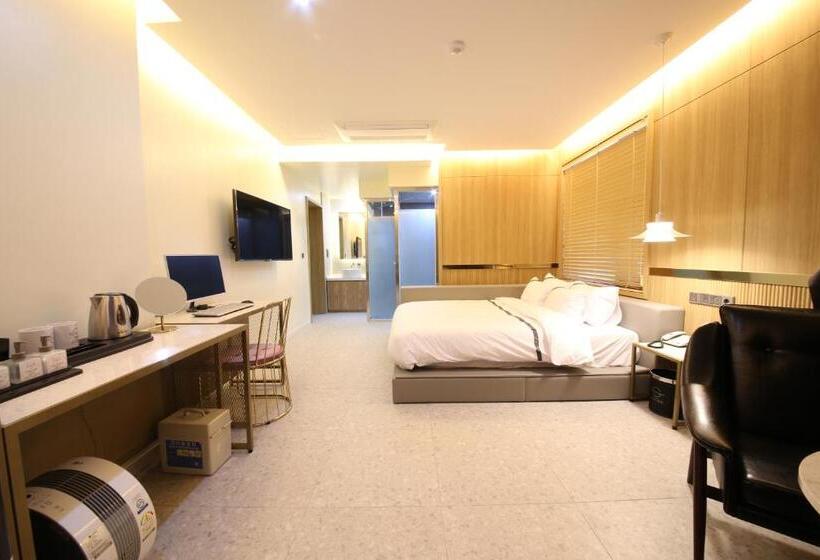 Люкс Вид на Реку, Suncheon Hound Hotel Suncheon Station Branch