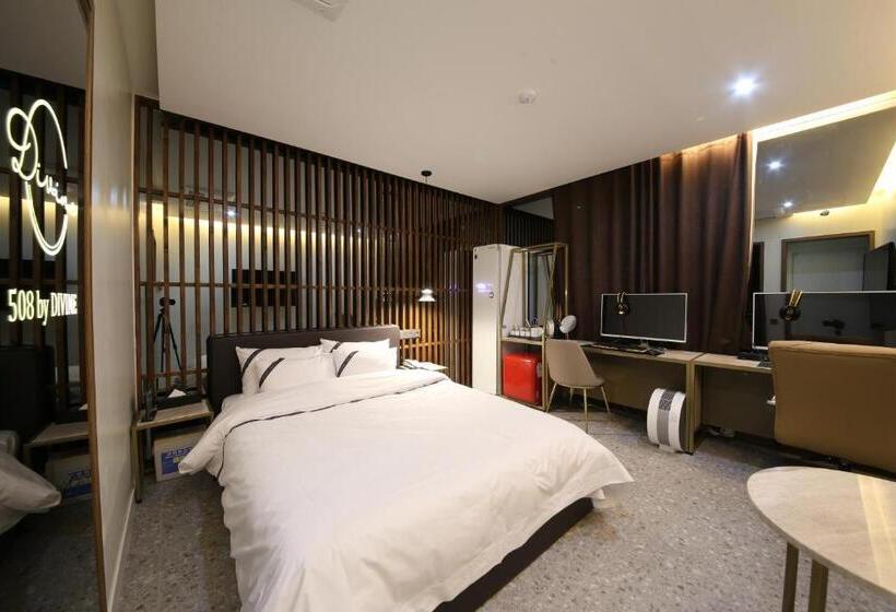 Номер Deluxe, Suncheon Hound Hotel Suncheon Station Branch