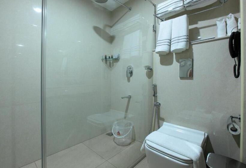 豪华房间, Tribute Royale