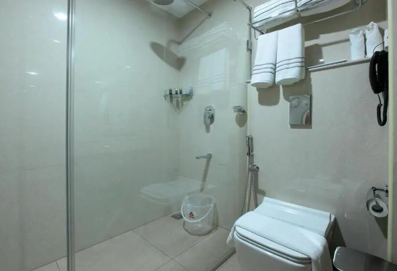 Chambre Deluxe, Tribute Royale