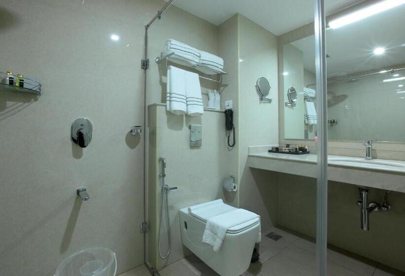 豪华房间, Tribute Royale