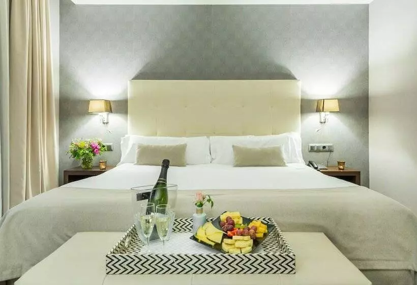 سوئیت جونیور با تراس, Aparthotel Mariano Cubi Barcelona