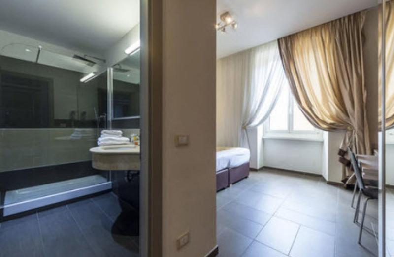 Standard Quadruple Room, California