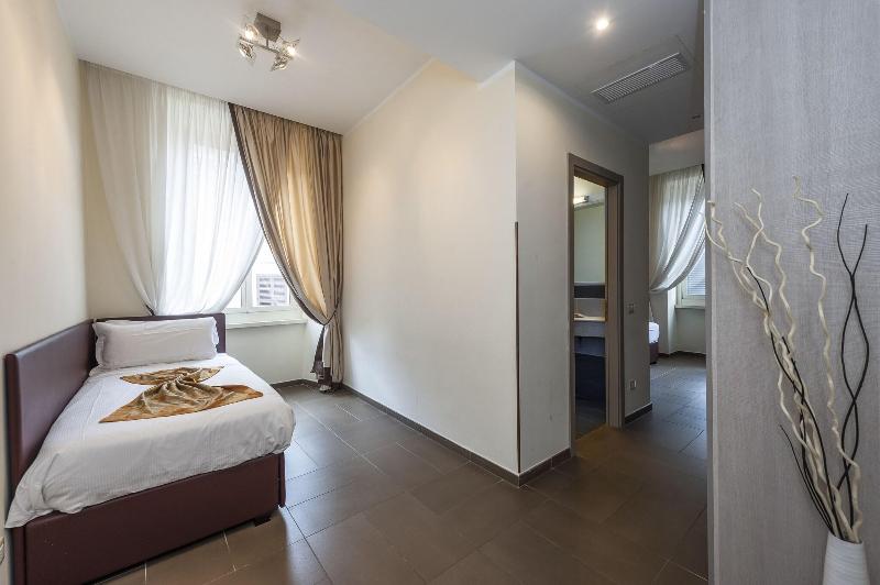 Standard Quadruple Room, California