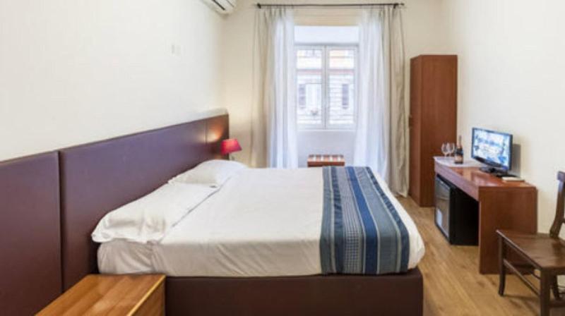 Economy Room, California