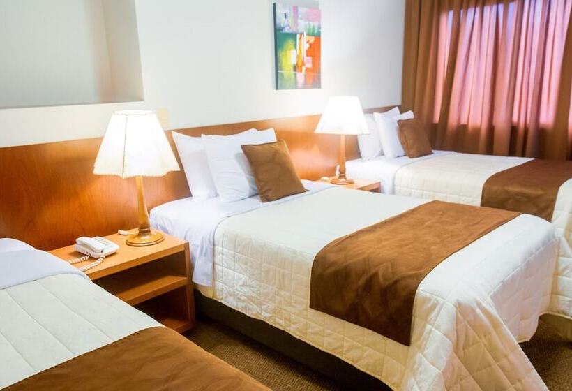 غرفة قياسية ثلاثية, Carmel