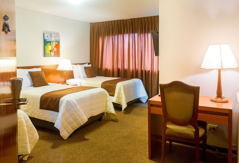 غرفة قياسية ثلاثية, Carmel