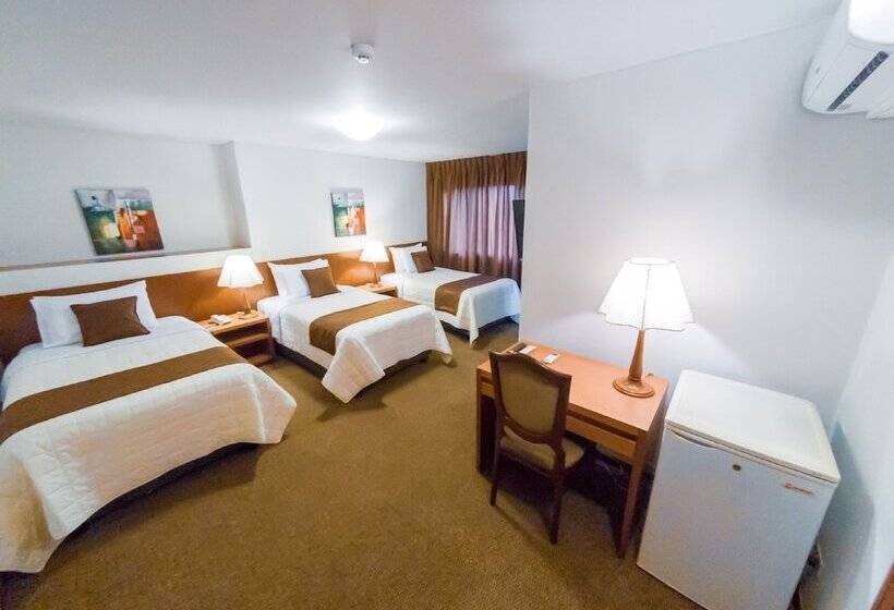 غرفة قياسية ثلاثية, Carmel