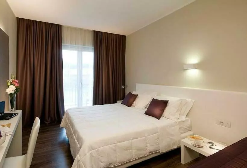 Superior Room with Terrace, Isola Sacra