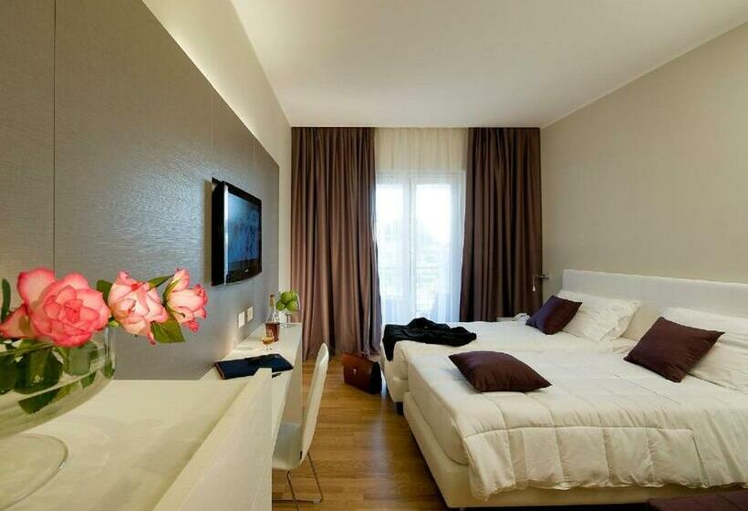 テラス付スーペリアルーム, Isola Sacra