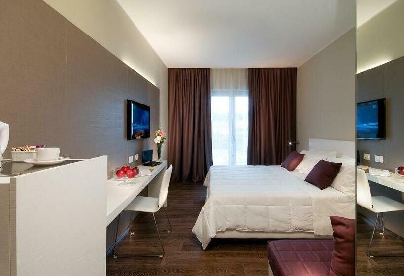 Superior Room with Terrace, Isola Sacra