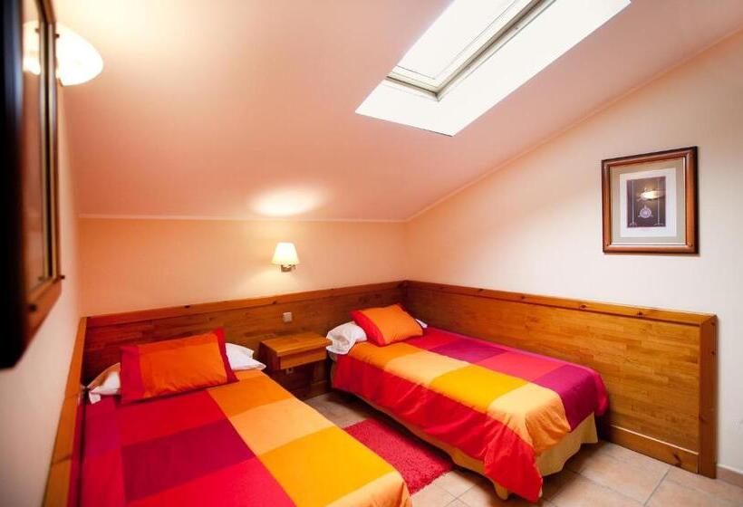 Четырехместный Номер Стандарт, Montané