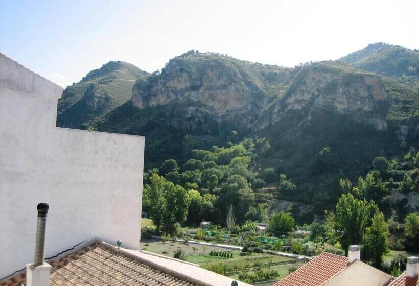 スタンダードトリプルルーム, Quéntar Hotel Rural