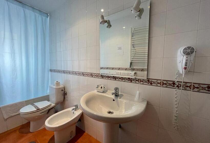 スタンダードトリプルルーム, Quéntar Hotel Rural