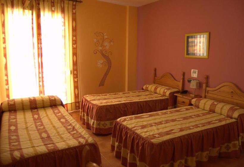 スタンダードトリプルルーム, Quéntar Hotel Rural