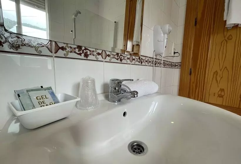 اتاق استاندارد یک نفره, Quéntar Hotel Rural