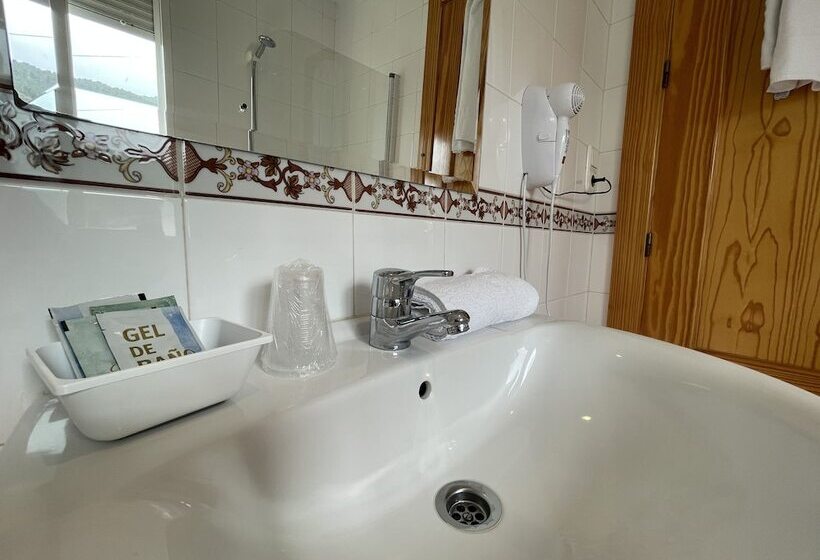 Номер Стандарт Трехместный, Quéntar Hotel Rural