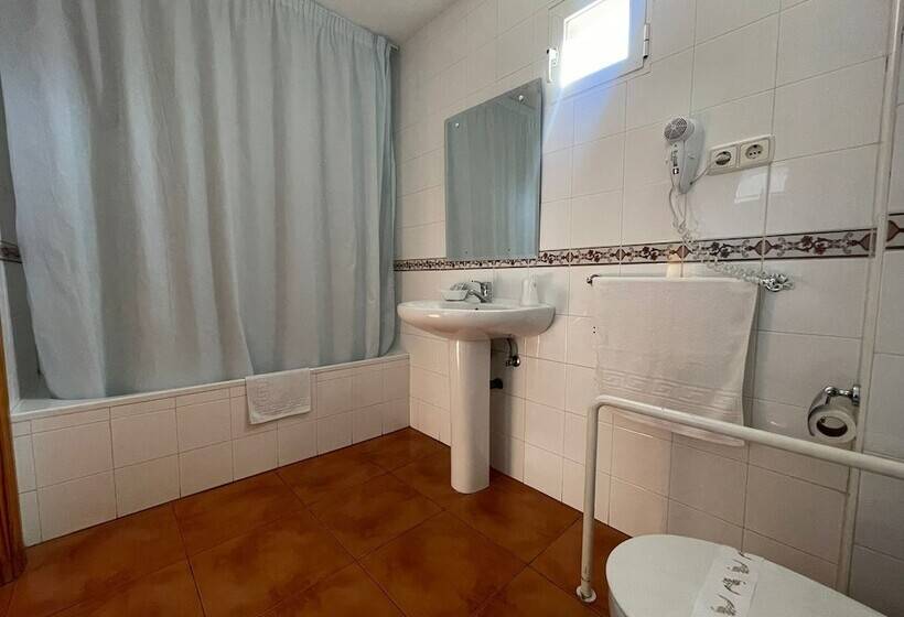 スタンダード4人部屋, Quéntar Hotel Rural