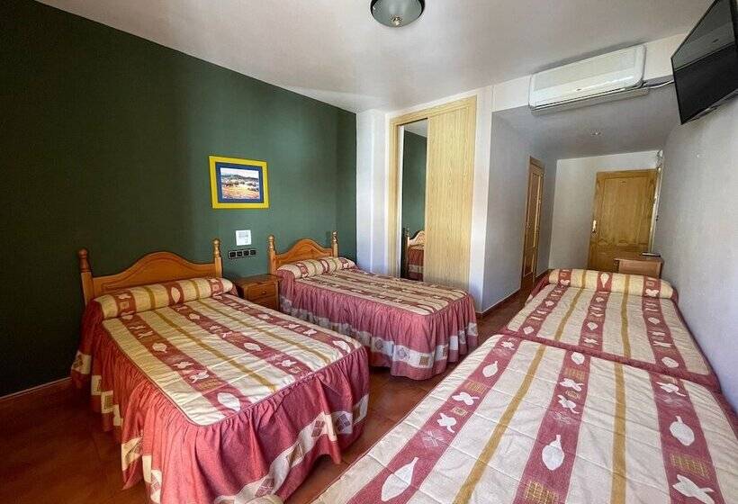 Четырехместный Номер Стандарт, Quéntar Hotel Rural