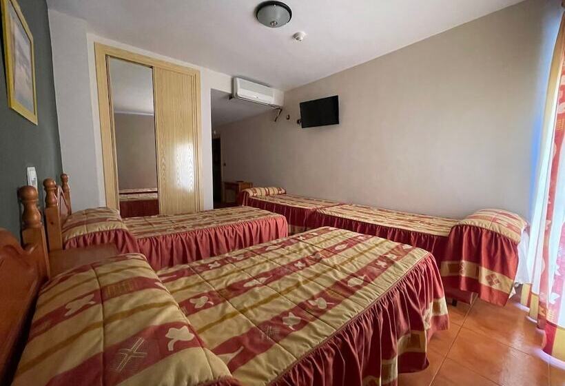 スタンダード4人部屋, Quéntar Hotel Rural