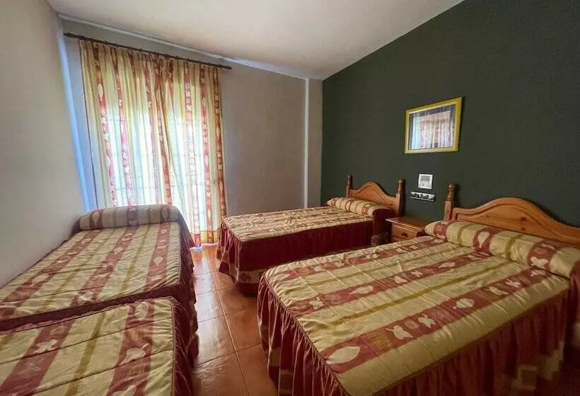 اتاق استاندارد چهار تخته, Quéntar Hotel Rural