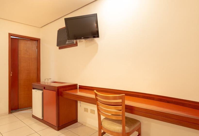 Háromágyas Standard Szoba, Real Castilha