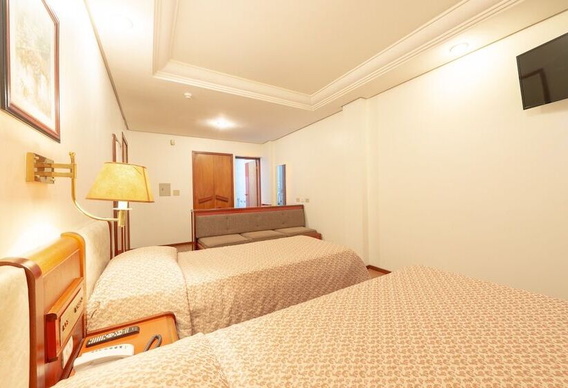 Standard Szoba, Real Castilha