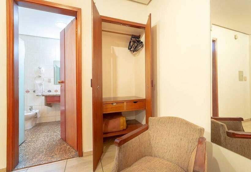 Standard Szoba, Real Castilha