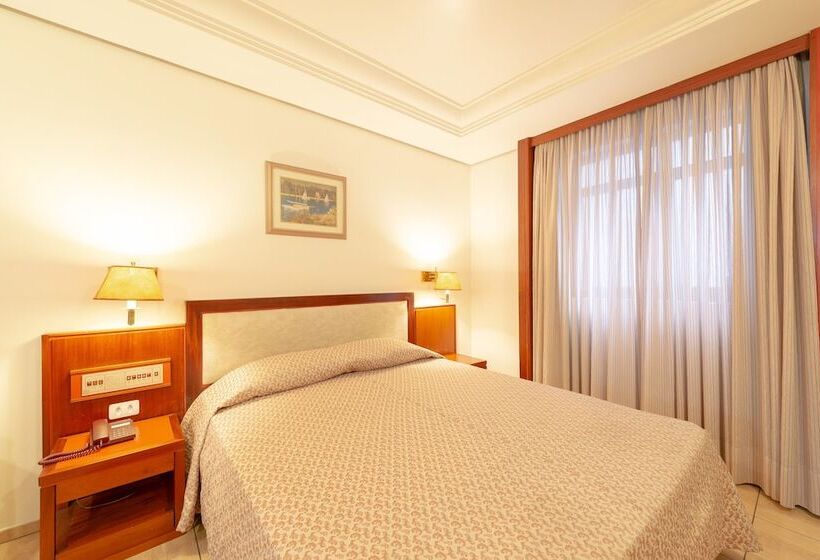 Standard Szoba, Real Castilha