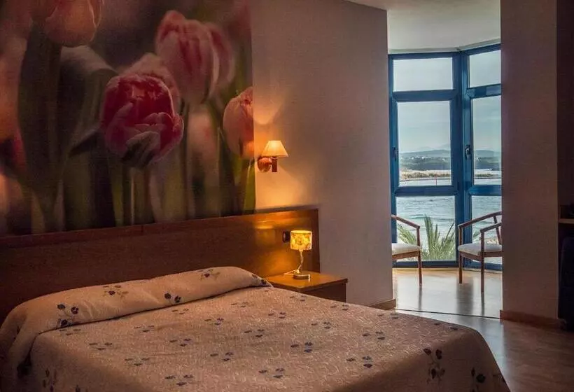 اتاق استاندارد با چشم‌انداز رودخانه, Soraya