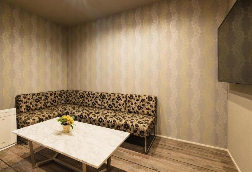 חדר סטנדרט לשלושה, Grand Base Nagasaki City