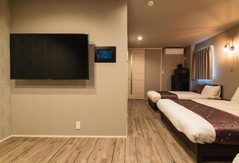 חדר סטנדרט לשלושה, Grand Base Nagasaki City