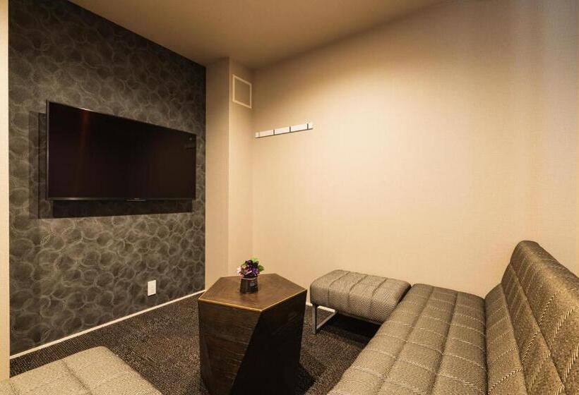 חדר משפחתי, Grand Base Nagasaki City